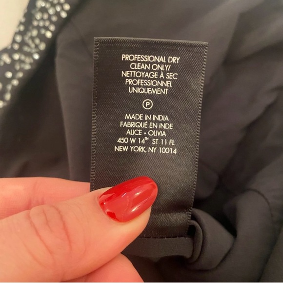 NWT Alice + Olivia Salem Halter Cowl Neck
Crystal Black Jumpsuit - Size 0 - Picture 6 of 7